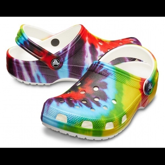 Crocs CLASSIC TIE-DYE GRAPHIC CLOG - Picture 2 of 6
